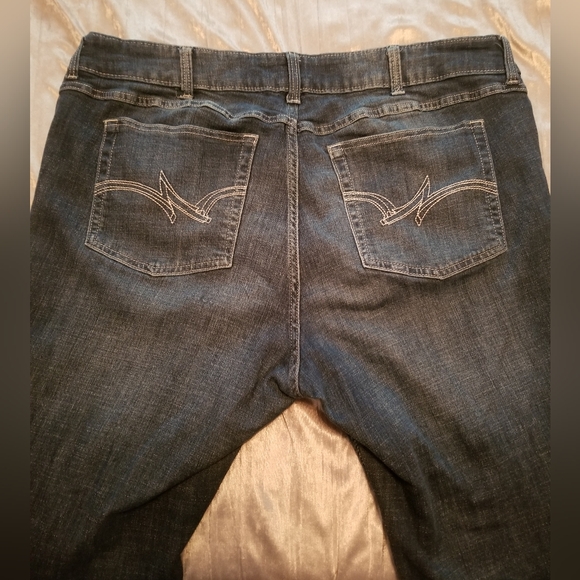 Wrangler women's bootcut jeans - Picture 3 of 7